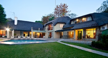 Thatchfoord Lodge,Farrarmere>>Benoni,4 star