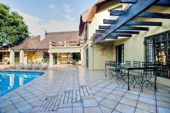 Thatchfoord Lodge,Farrarmere>>Benoni,4 star