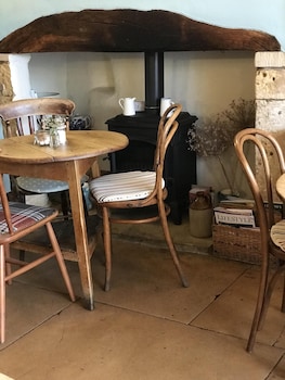Lucy's Tearoom,,2.5 star