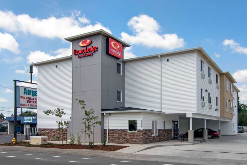 econo lodge inn and suites