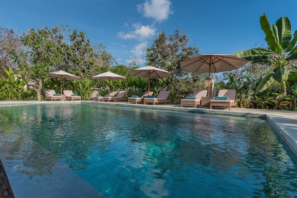 royal retreat villas lembongan