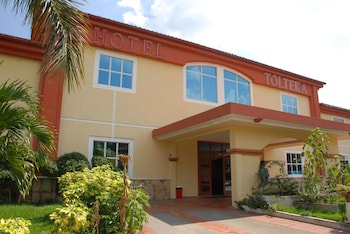 Tolteka Plaza,Santa Ana>>Joya De Ceren,3.5 star