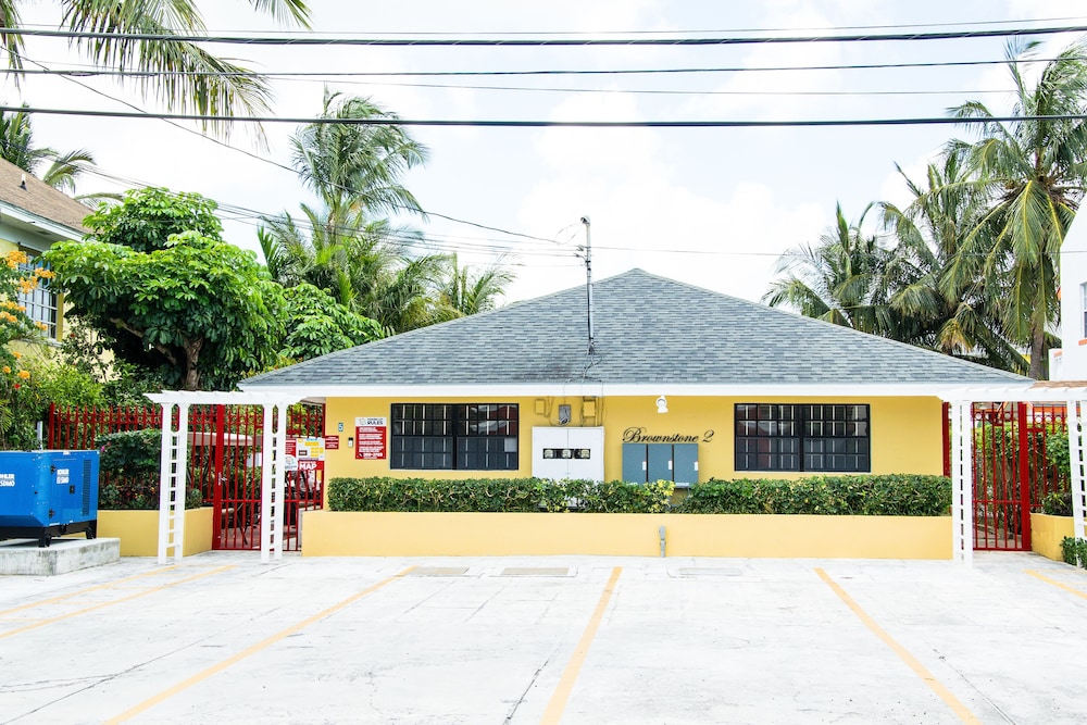 Brownstone Sea Beach,Nassau>>Bahamas,0 star