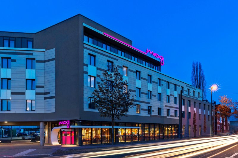 Moxy Duesseldorf South,Düsseldorf>>Dusseldorf,3 star