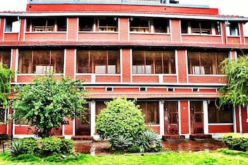 Lake Twenty Thousand Farm And Retreat,Chitwan>>Bharatpur,2.5 star