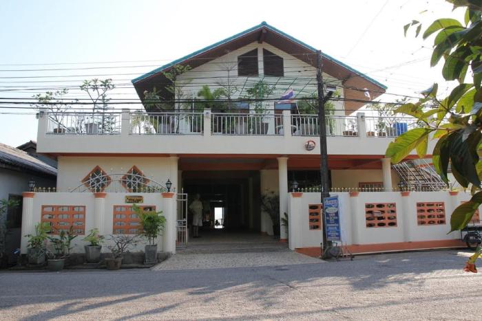 Ban Sulada Guest House,Laem Ngop>>Bai Lan,2 star