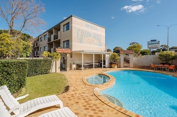 canning bridge auto lodge