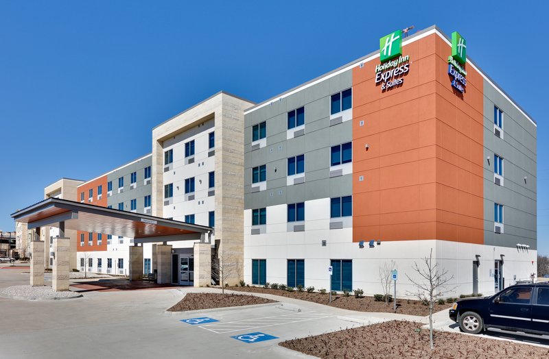 holiday inn express and suites plano east