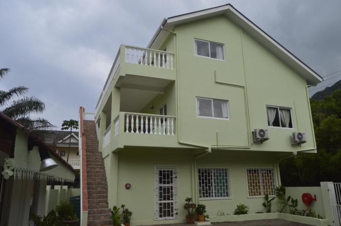 Chez Payet Guesthouse,Mahe Island>>Grand Anse Mahe,2.5 star
