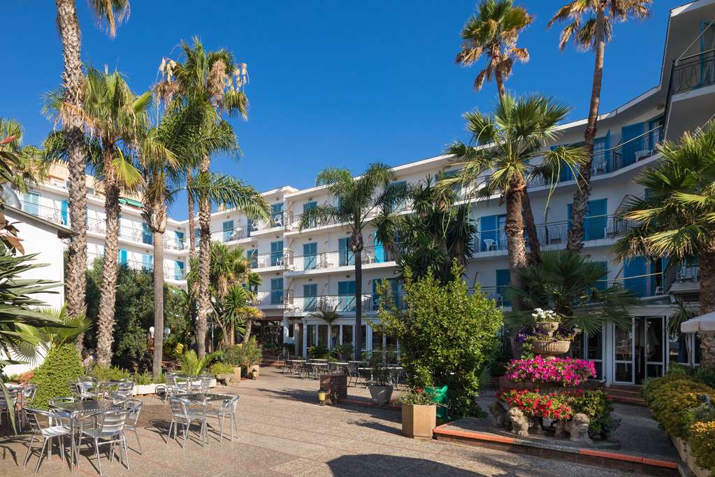 Htop Planamar,Costa Brava>>Barcelona,3 star