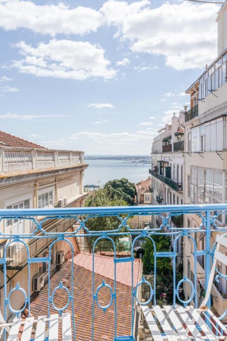 Chiado 44,Lisbon>>Carcavelos,3 star