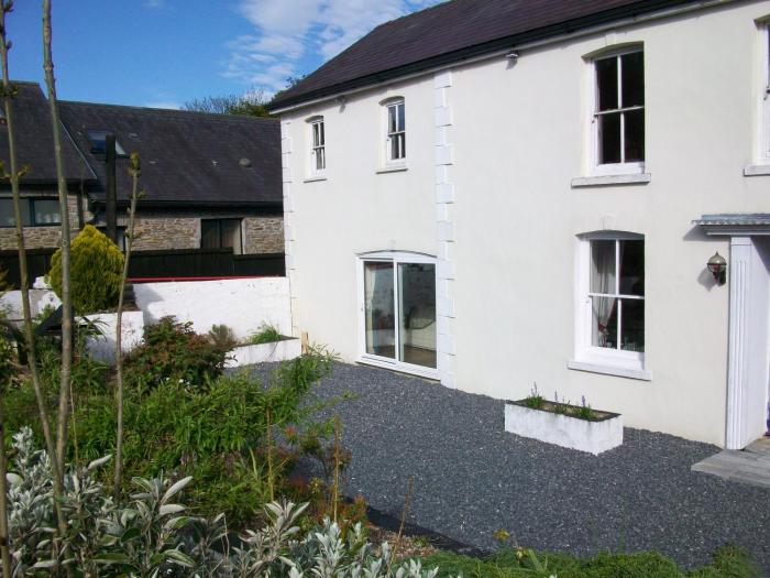 Bryncoch,Cross Hands>>Carmarthenshire,3.5 star