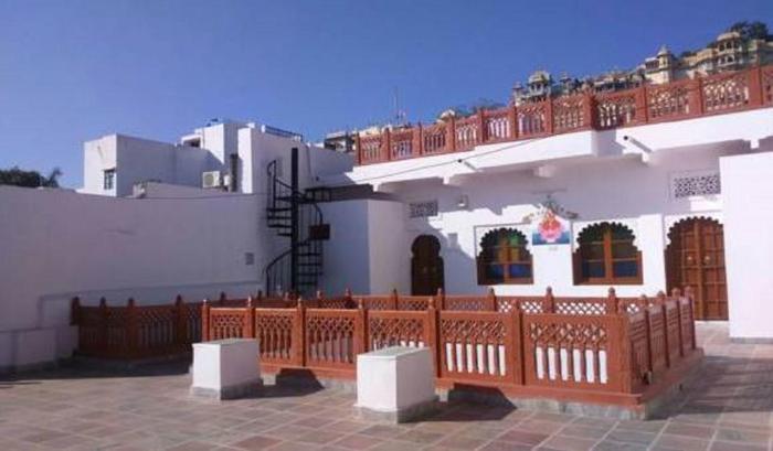 Hari Niwas Guest House,Udaipur>>Eklingji,3 star