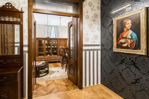 exclusive royal apartments