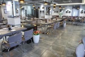 Hotel Genista Inn,,3 star