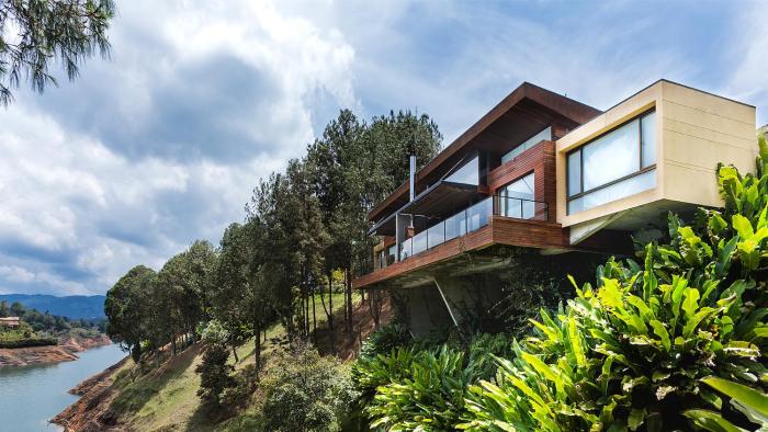 Luxe By The Charlee,Medellin>>Guatape,5 star