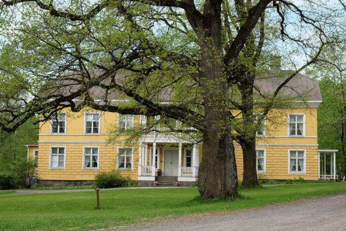 Tehtaan Hotelli,Salo>>Karkkila,2.5 star