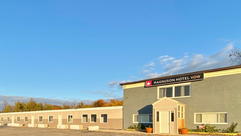 Magnuson Hotel Vow,Kitchener>>Dryden,2.5 star
