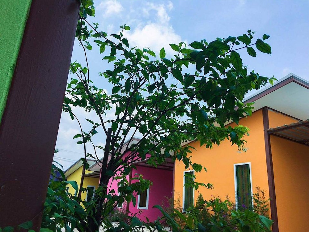 Yamsurl House Resort,Ban Chang>>Baan Khai,2.5 star