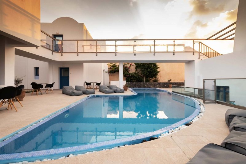 Tristhenia Hotel,Santorini>>Perissa,3.5 star