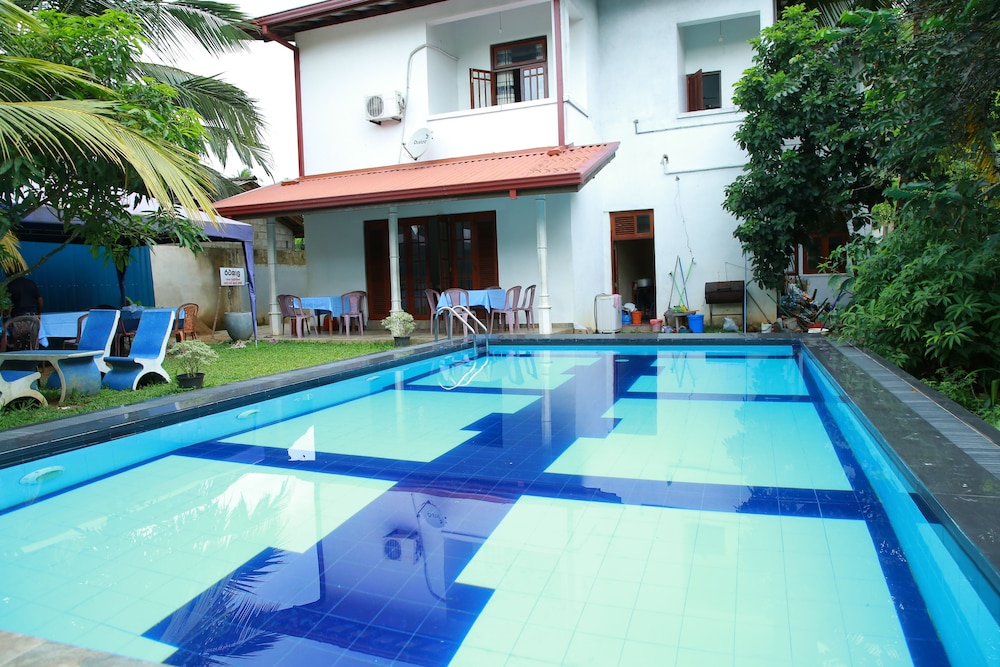 Angel Of Galle,Akmeemana>>Ahangama,2.5 star