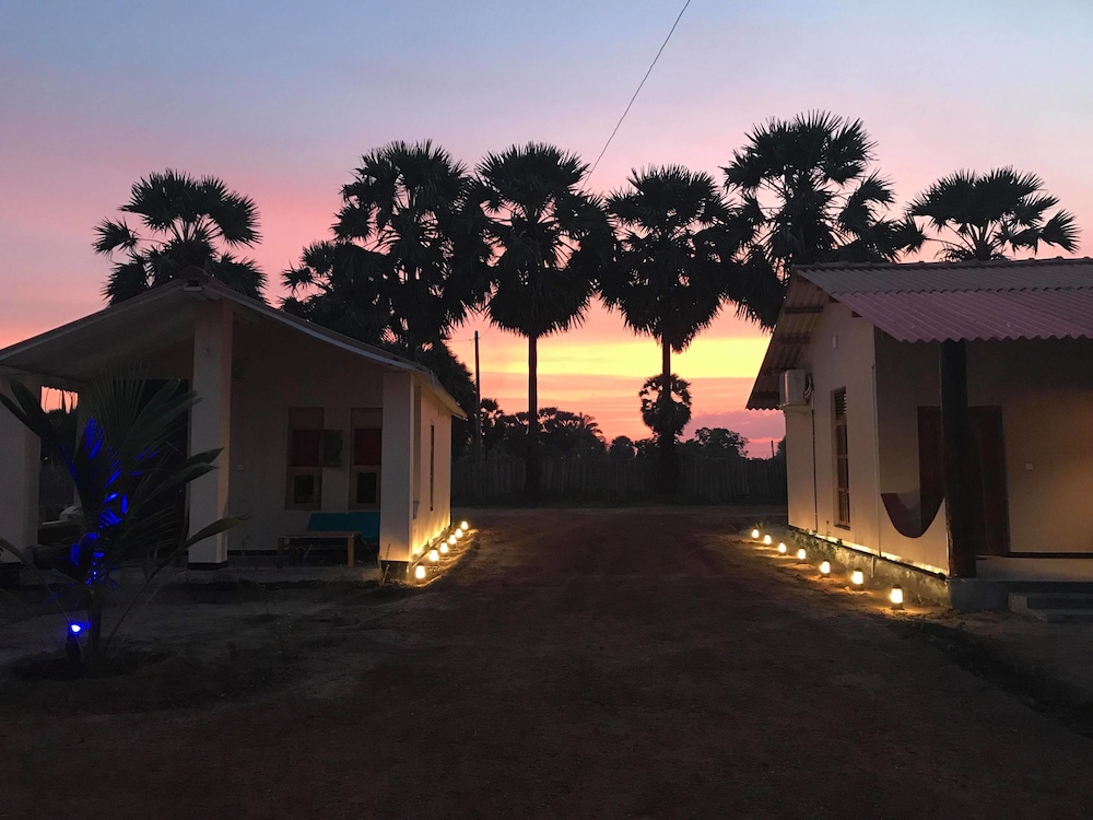 The Coconut,Arugam Bay>>Ampara,3 star
