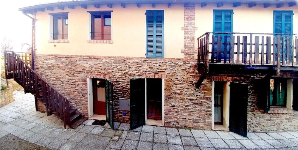Agriturismo Di Sordiglio,Casina>>Cadelbosco Di Sopra,3 star
