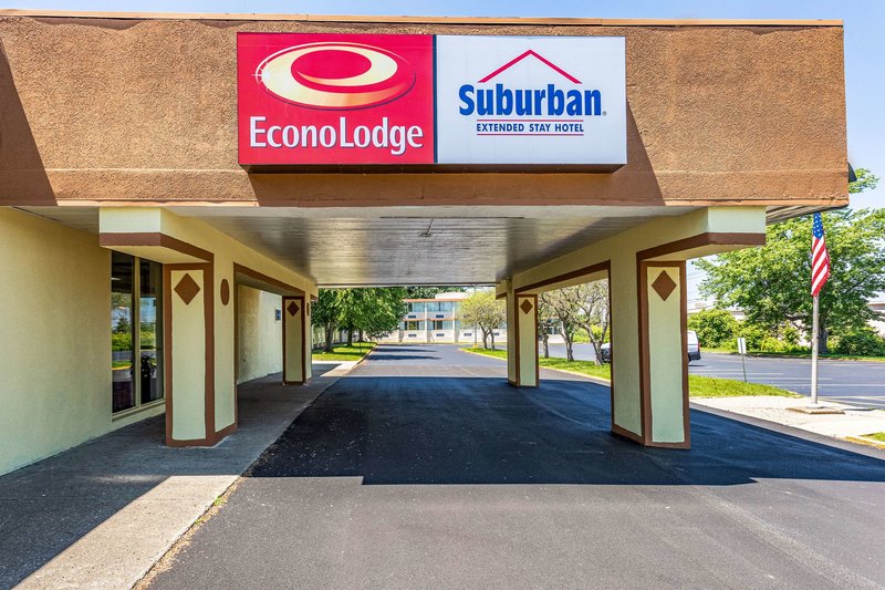 Americas Best Value Inn Fredonia Ny,Near State University Of New York At Fredonia,2 star