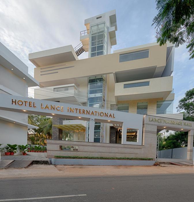 Hotel Lance International
