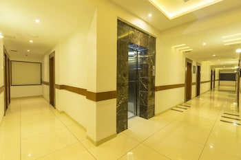 Grand Plaza Suites,Vellayil,3 star