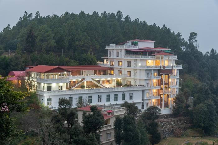 Dls Tehri Club Resort, Badshithaul,4 star