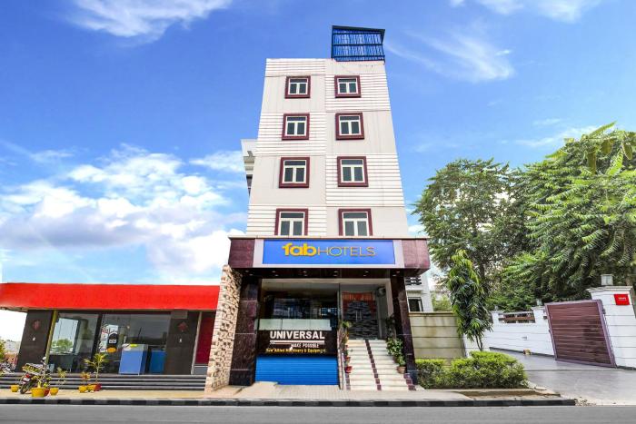 Hotel Grand Sheela,Near Buddha Smriti Park,3 star