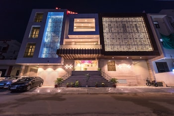 Hotel Sapphire World,Mansarovar,3 star