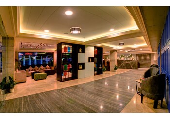 Udaan Clover Hotel Banquet And Spa,Cosmos Mall,3 star