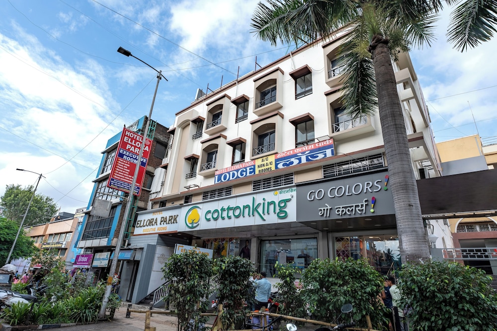 Hotel Ellora Park,,3 star