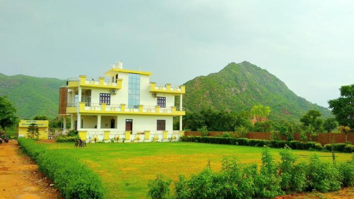 Hotel Divine Palace Pushkar,Near Gulab Niwas Nala Pushkar Pushkar,2 star