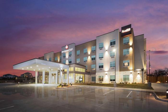 Best Western Plus Executive Residency Austin - Round Rock,Del Valle>>Austin,3 star
