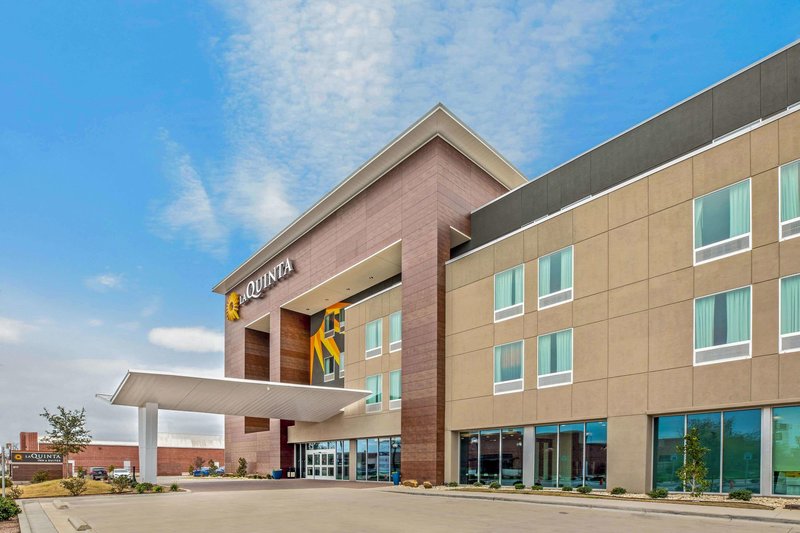 La Quinta Inn Suites By Wyndham Waco Baylor Downto,Texas>>Tstc Waco Airport,2.5 star