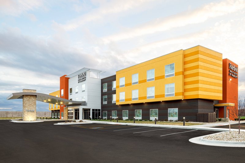 fairfield inn and suites by marriott salina