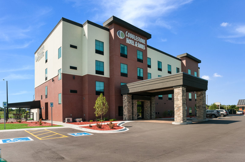 Cobblestone Hotel & Suites - Appleton International Airport,Near Tri-County Ice Arena,3 star