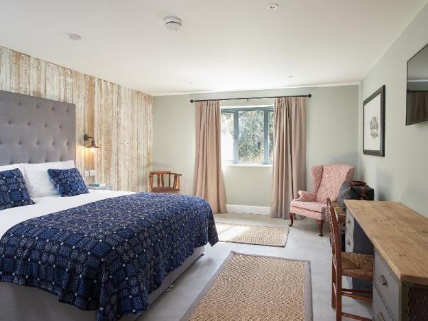 The Pig Shed Motel,Castle Acre>>Attleborough,2.5 star