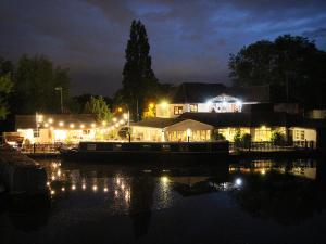 Canal Cottages,Cowley>>Buckinghamshire,4 star