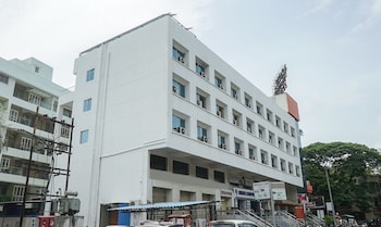 Treebo Brahma Regency,,3 star