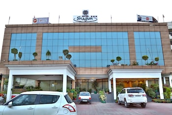 Hotel Shagun Zirakpur,Zirakpur Panchkula Kalka Highway,4 star
