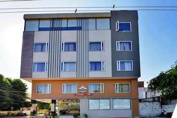 Hotel Signetic Blue,R68, Habibganj Rd, Grp Colony, Zone-Ii, Maharana Pratap Nagar, Bhopal, Madhya Pradesh 462011,3 star