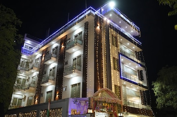 Dwelling Residency,Pari Chowk,3 star