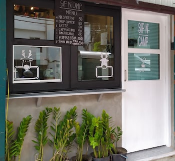 sip n camp hostel