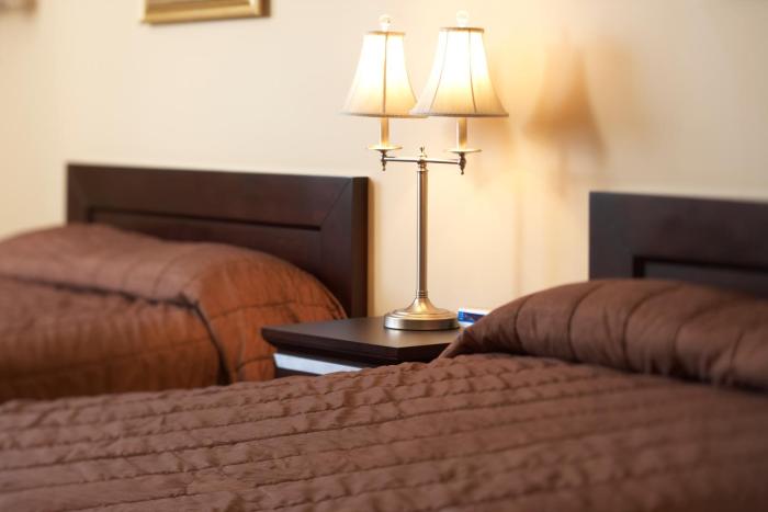 Travel Inn & Suites Innisfail,Red Deer>>Innisfail,2 star