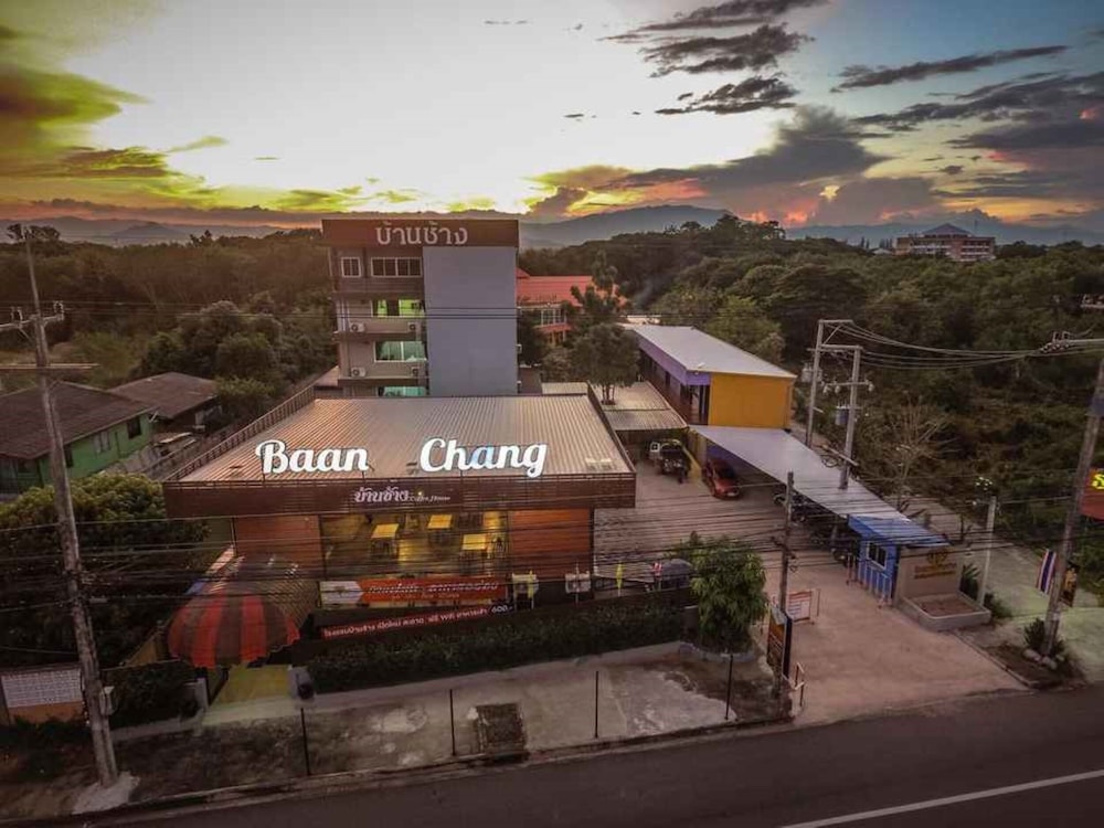 baan chang hotel and coffee house