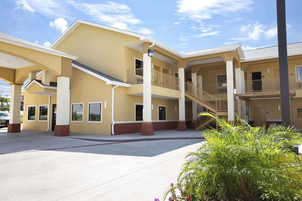 days inn and suites by wyndham gonzales tx